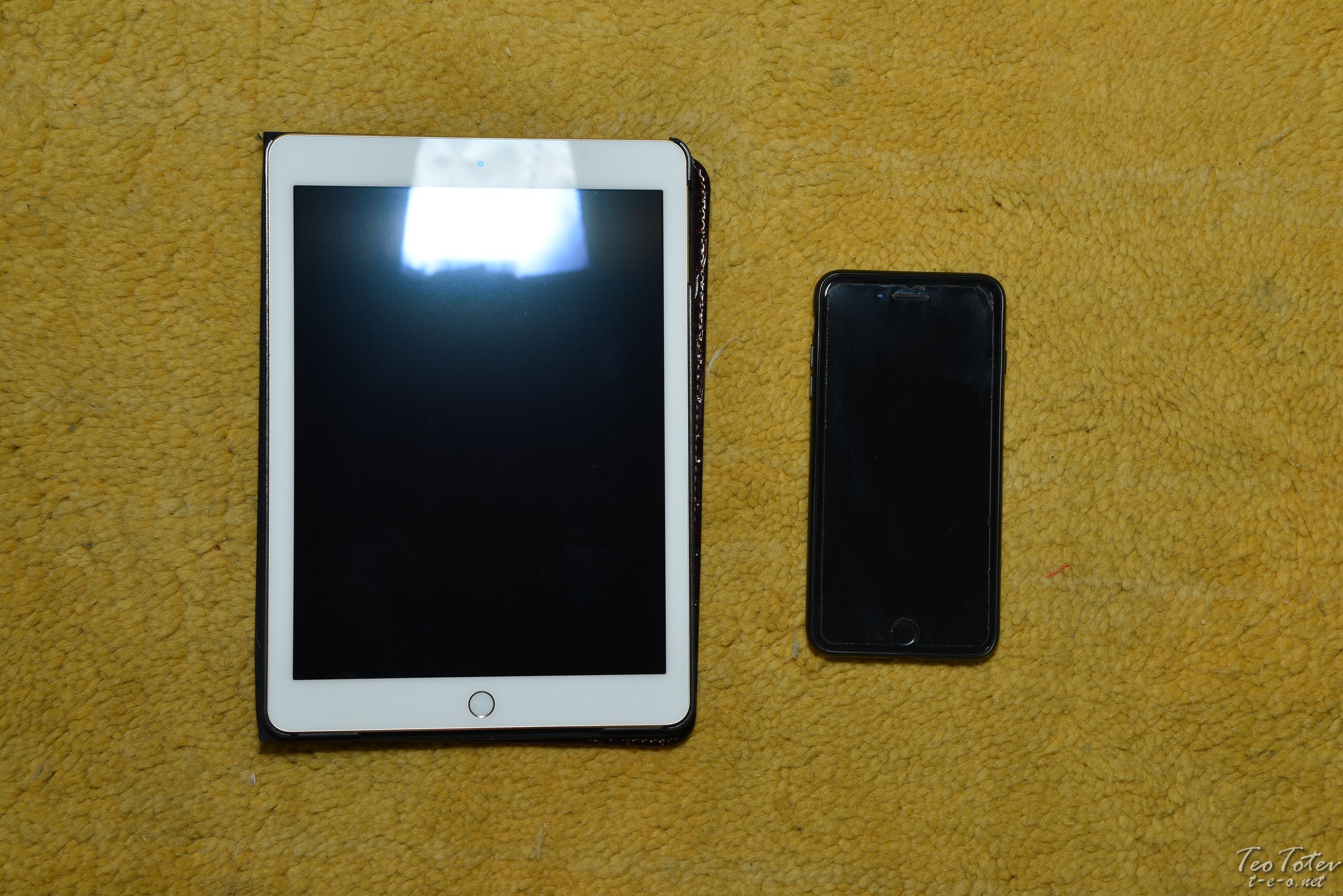 Ipad Air 2 And Iphone 8