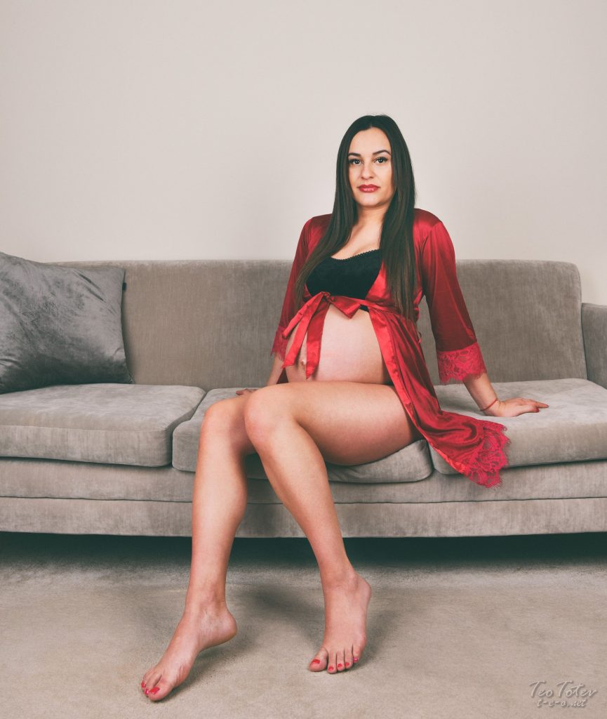 Maternity photographer uk