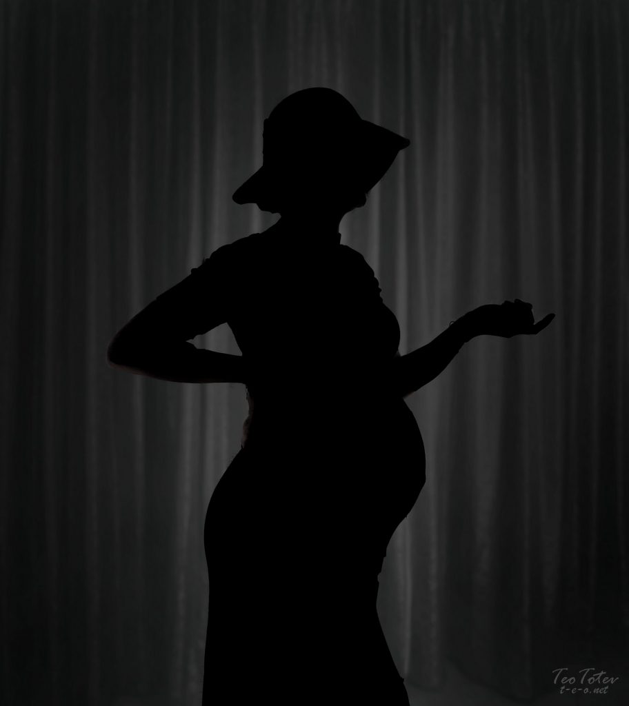 Silhouette pregnant woman