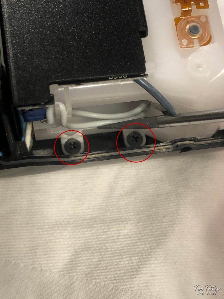 Hidden Side screws on the flash