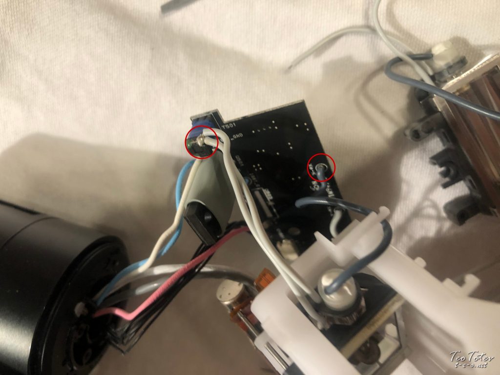 Place where cables connect to PCB from flash tube