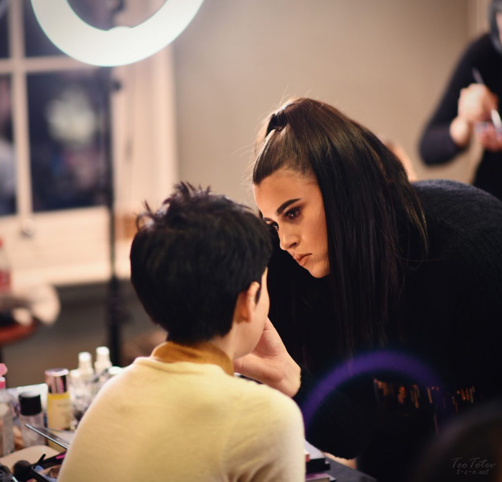 makeup artist