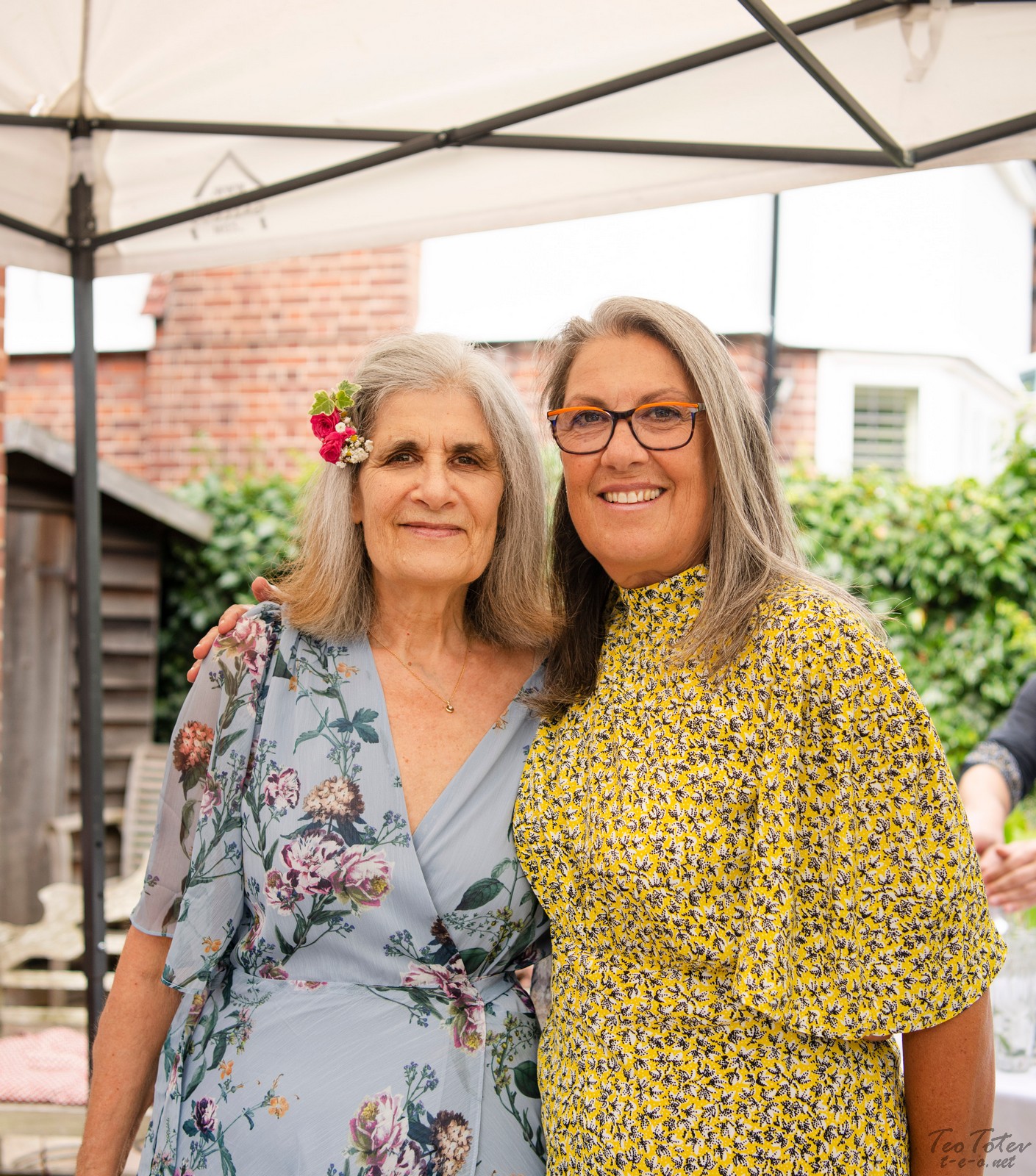 Two jewish sisters