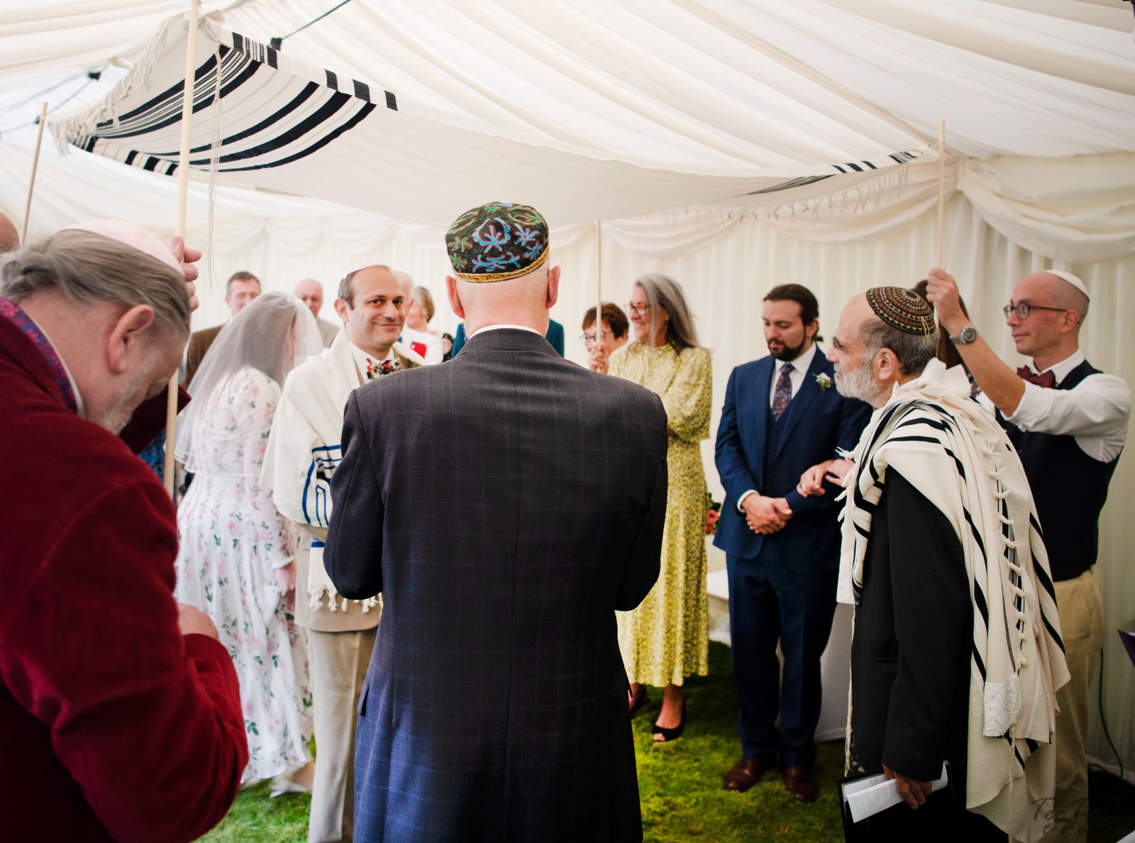 steps in a jewish wedding